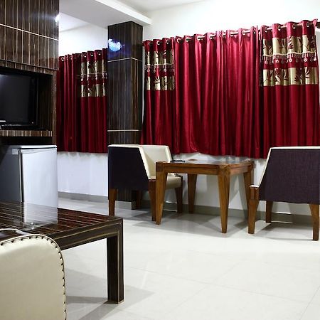 Hotel Maharaja Katra  Oda fotoğraf