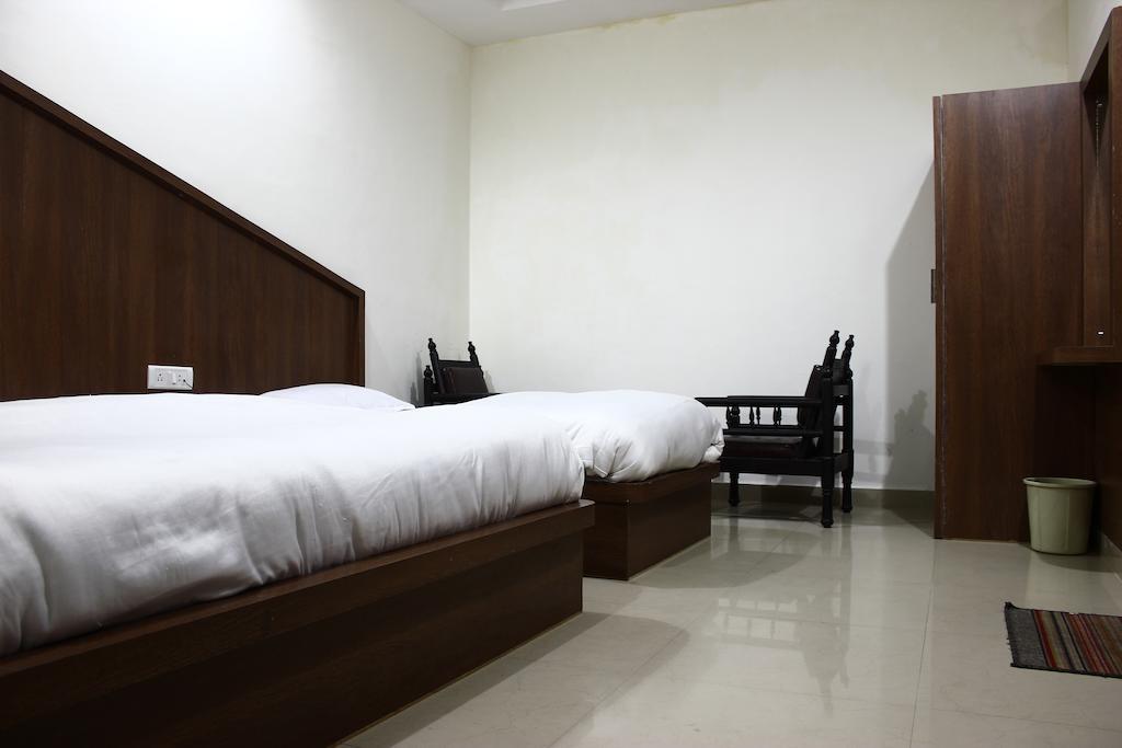 Hotel Maharaja Katra  Oda fotoğraf