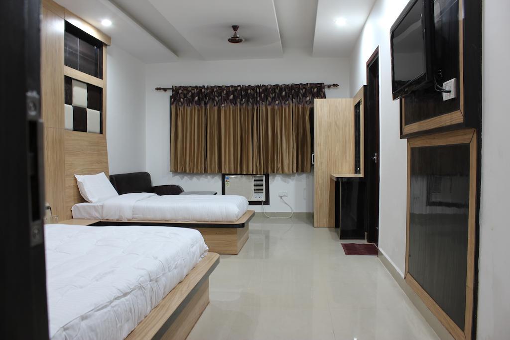 Hotel Maharaja Katra  Oda fotoğraf